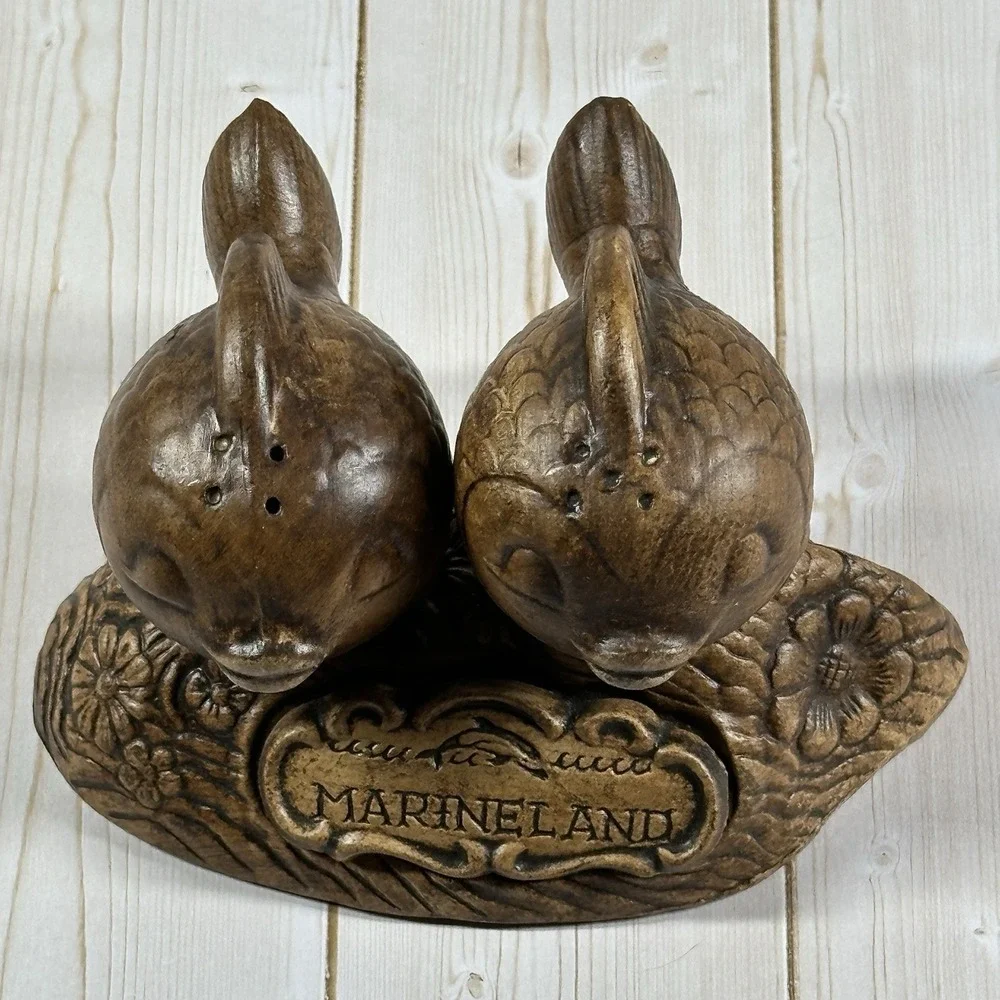 Vintage Tic USA Marineland Ceramic Fish Salt Pepper Set Kitschy 70's Them Park‎